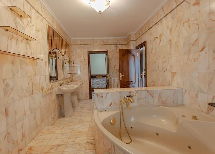 Casona Bretema Vila Pineiro (Cangas)