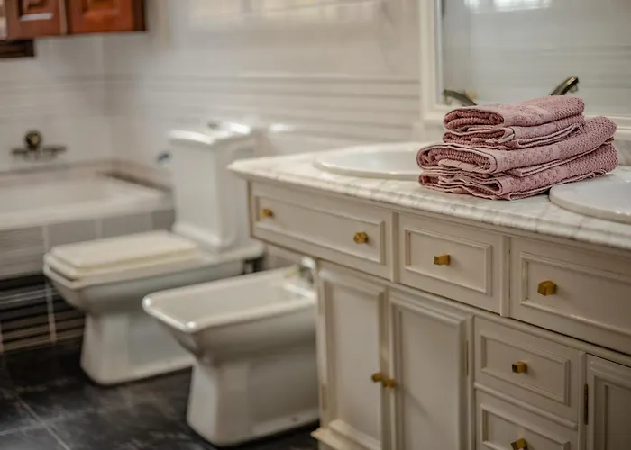 Casona Bretema Vila Pineiro (Cangas)