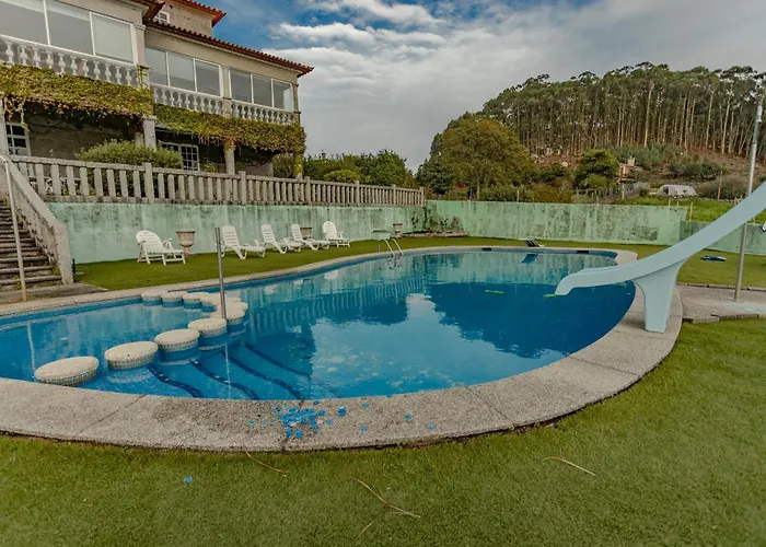 Casona Bretema Vila Pineiro (Cangas)