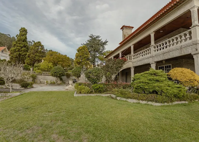 Casona Bretema Vila Pineiro (Cangas)