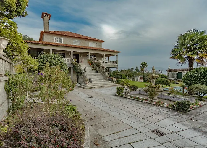 Casona Bretema Vila Pineiro (Cangas)