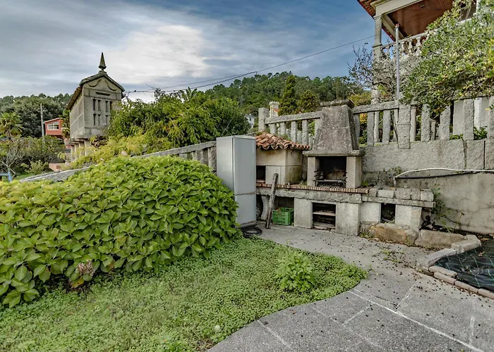 Casona Bretema Vila Pineiro (Cangas)